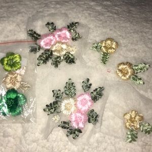 New Beautiful set of 6 Flower 3D Appliqués